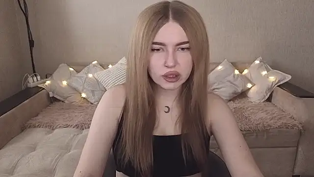 Snapshot of ViolettaLopez chatting on 10-24-25, 10:11 ViolettaLopez online show from 10-24-25, 10:11