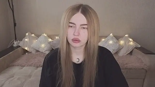 Snapshot of ViolettaLopez chatting on 11-16-25, 10:54 ViolettaLopez online show from 11-16-25, 10:54