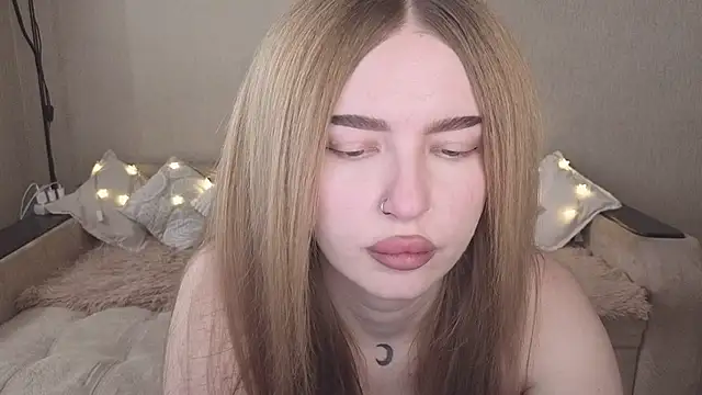 Snapshot of ViolettaLopez chatting on 11-25-25, 10:26 ViolettaLopez online show from 11-25-25, 10:26