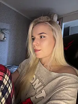 Snapshot of SIMBA_BOS chatting on 12-15-25, 02:49 SIMBA BOS online show from 12-15-25, 02:49