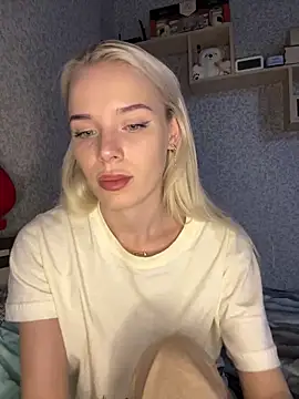 Snapshot of SIMBA_BOS chatting on 12-23-25, 02:31 SIMBA BOS online show from 12-23-25, 02:31