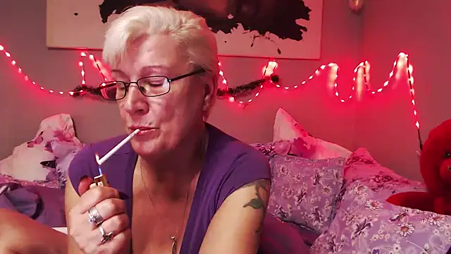 LaylaMilf online show from 12-04-25, 07:11