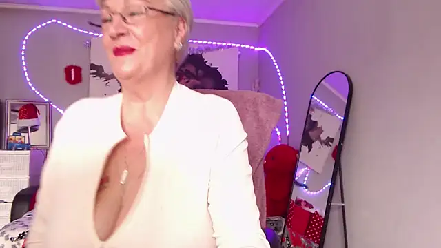 LaylaMilf online show from 12-20-25, 09:16