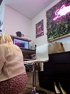 Nathotsexy1 online show from 02-18-25, 09:21