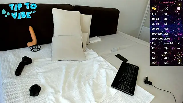 Smallnipples online show from 10-17-25, 06:27