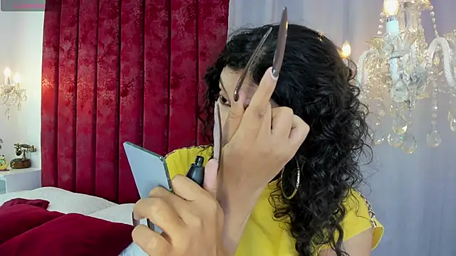 Snapshot of LaColorina_ chatting on 02-26-25, 04:36 LaColorina online show from 02-26-25, 04:36