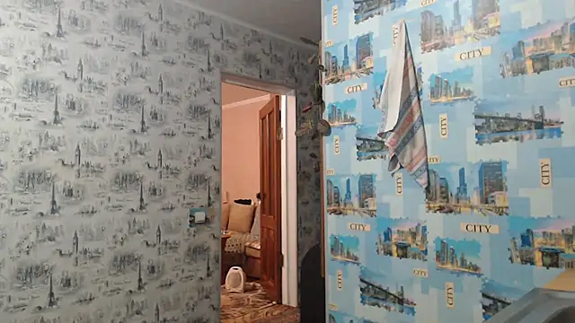 Amy August online show from 11-14-25, 09:02