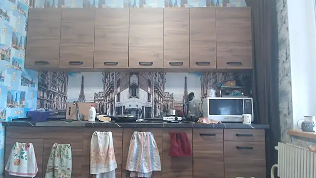 Amy August online show from 03-04-26, 06:52