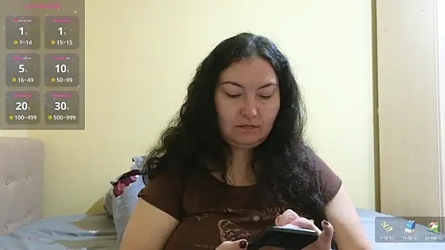 Snapshot of BBW_MILF_4U chatting on 02-14-25, 11:31 BBW MILF 4U online show from 02-14-25, 11:31