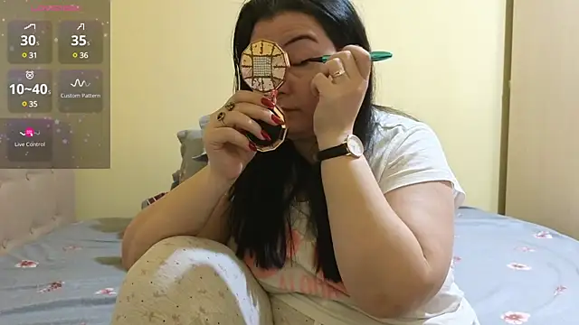 Snapshot of BBW_MILF_4U chatting on 02-23-25, 08:06 BBW MILF 4U online show from 02-23-25, 08:06