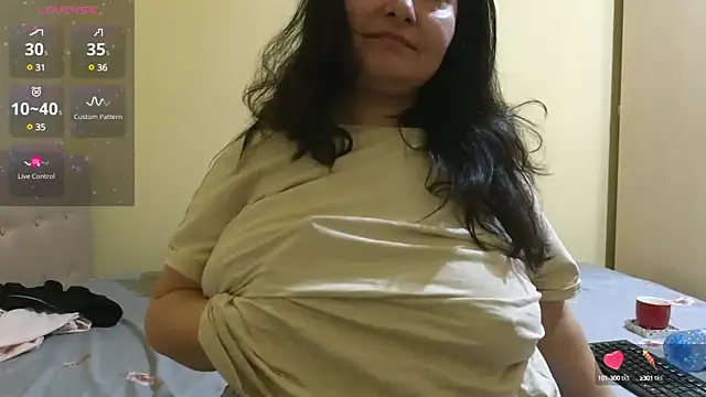 Snapshot of BBW_MILF_4U chatting on 03-03-25, 12:05 BBW MILF 4U online show from 03-03-25, 12:05