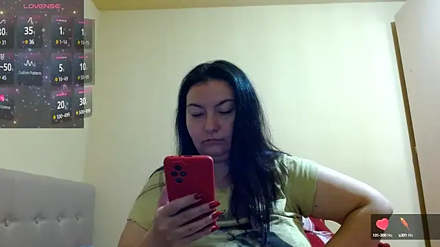 Snapshot of BBW_MILF_4U chatting on 03-14-25, 08:28 BBW MILF 4U online show from 03-14-25, 08:28