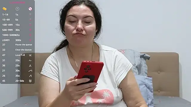 Snapshot of BBW_MILF_4U chatting on 11-11-25, 04:29 BBW MILF 4U online show from 11-11-25, 04:29