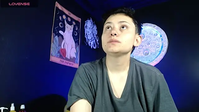 girl intense444 online show from 11-20-25, 12:49