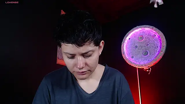 girl intense444 online show from 04-18-26, 01:04