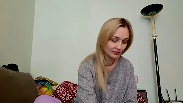 ModelEva online show from 12-02-25, 10:20