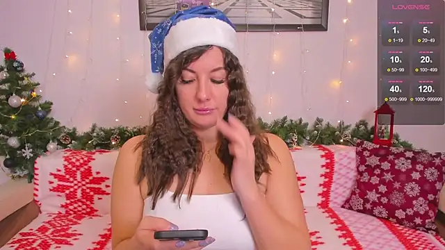 Snapshot of CrazyBeach chatting on 12-31-24, 02:14 CrazyBeach online show from 12-31-24, 02:14