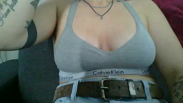 geilmeisje98 online show from 10-18-25, 01:12