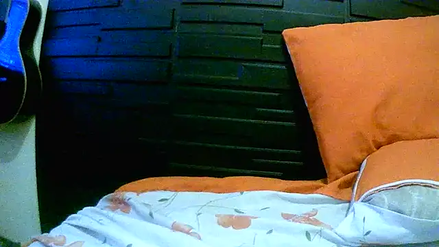 Snapshot of KrikaCat chatting on 01-08-25, 09:55 KrikaCat online show from 01-08-25, 09:55