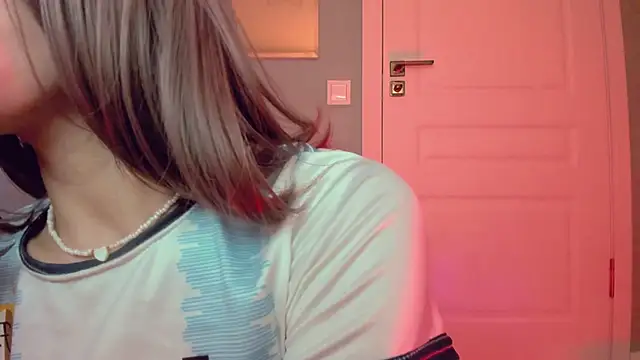 Snapshot of kimisun01 chatting on 12-19-24, 05:07 kimisun01 online show from 12-19-24, 05:07