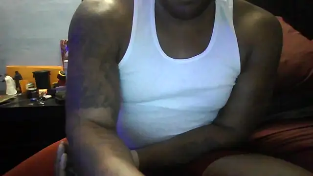 Snapshot of ReeferMadness59 chatting on 11-18-25, 04:28 ReeferMadness59 online show from 11-18-25, 04:28