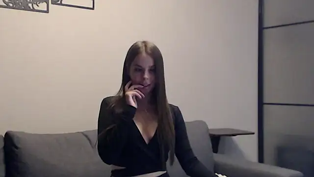 Melanie Scott Richerds online show from 09-25-25, 09:07