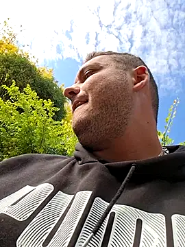 Snapshot of nemes2 chatting on 10-18-25, 01:45 nemes2 online show from 10-18-25, 01:45