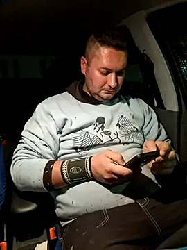 Snapshot of nemes2 chatting on 11-25-25, 03:45 nemes2 online show from 11-25-25, 03:45