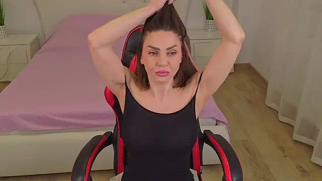 Snapshot of itsmekarina chatting on 03-28-26, 10:59 itsmekarina online show from 03-28-26, 10:59