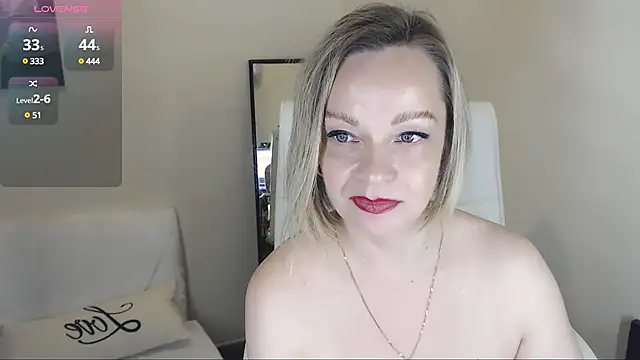 Tilly Eliot online show from 12-30-24, 07:11