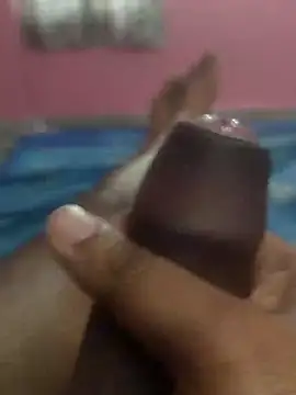 omar23121 online show from 12-28-24, 07:33