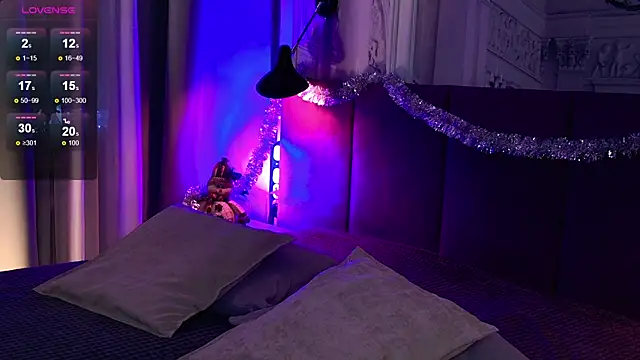 SofiaFoster  online show from 12-18-24, 04:17