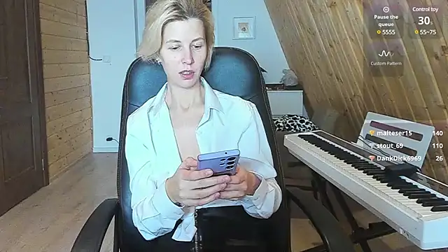 Snapshot of NonCasual5 chatting on 01-13-25, 03:26 NonCasual5 online show from 01-13-25, 03:26