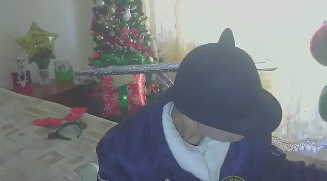 Snapshot of hotSANDRA_STARR chatting on 12-19-24, 06:45 hotSANDRA STARR online show from 12-19-24, 06:45