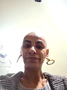 Snapshot of hotSANDRA_STARR chatting on 10-06-25, 10:02 hotSANDRA STARR online show from 10-06-25, 10:02