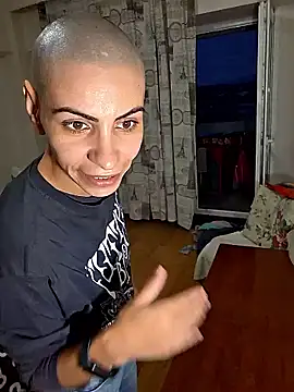 Snapshot of hotSANDRA_STARR chatting on 10-08-25, 03:42 hotSANDRA STARR online show from 10-08-25, 03:42