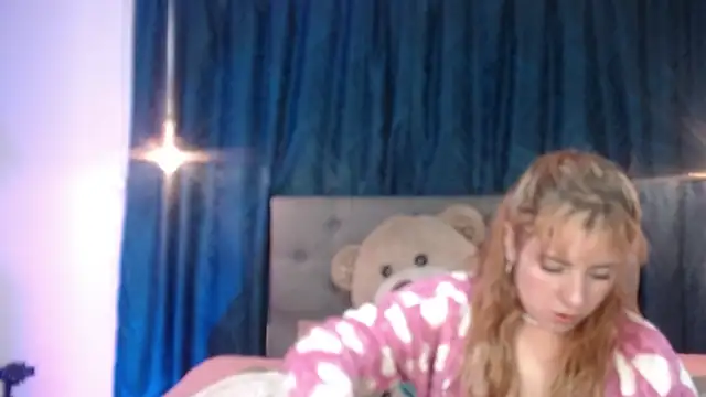 sarah lovesu online show from 10-24-25, 06:04