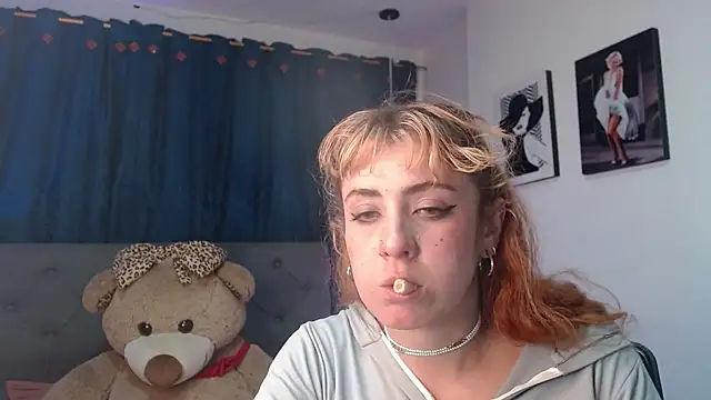 sarah lovesu online show from 10-27-25, 09:19