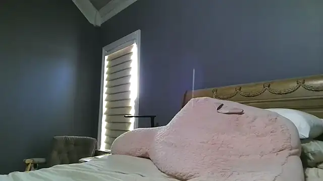 Lisaisluscious online show from 03-28-26, 03:00