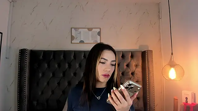 Snapshot of Kim_Blane chatting on 05-03-26, 03:12 Kim Blane online show from 05-03-26, 03:12