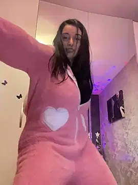 Snapshot of YreneRay chatting on 12-12-24, 02:44 YreneRay online show from 12-12-24, 02:44