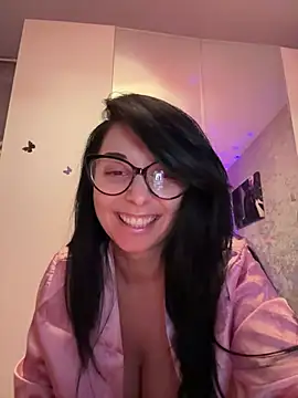 Snapshot of YreneRay chatting on 12-26-24, 01:43 YreneRay online show from 12-26-24, 01:43