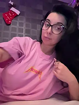 Snapshot of YreneRay chatting on 12-27-24, 10:45 YreneRay online show from 12-27-24, 10:45