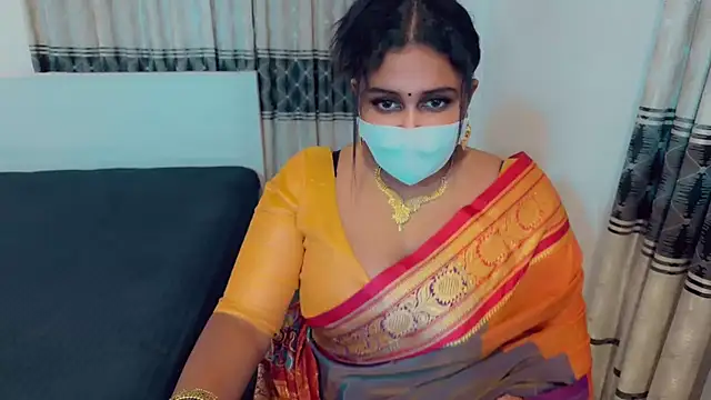 Snapshot of SonY_CaM chatting on 10-31-25, 05:03 SonY CaM online show from 10-31-25, 05:03