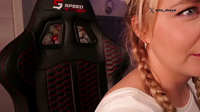 Snapshot of Kitty_Ricky chatting on 01-11-26, 09:36 Kitty Ricky online show from 01-11-26, 09:36