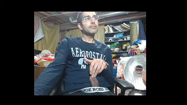 Snapshot of Gsmile1 chatting on 12-20-24, 06:56 Gsmile1 online show from 12-20-24, 06:56