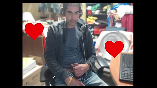 Snapshot of Gsmile1 chatting on 01-06-25, 08:28 Gsmile1 online show from 01-06-25, 08:28