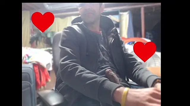 Snapshot of Gsmile1 chatting on 02-28-25, 01:15 Gsmile1 online show from 02-28-25, 01:15