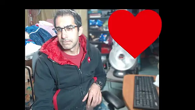 Snapshot of Gsmile1 chatting on 03-08-26, 03:05 Gsmile1 online show from 03-08-26, 03:05