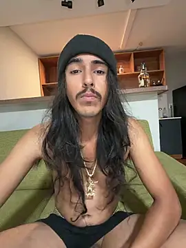Snapshot of jrrichforever chatting on 12-19-25, 05:20 jrrichforever online show from 12-19-25, 05:20